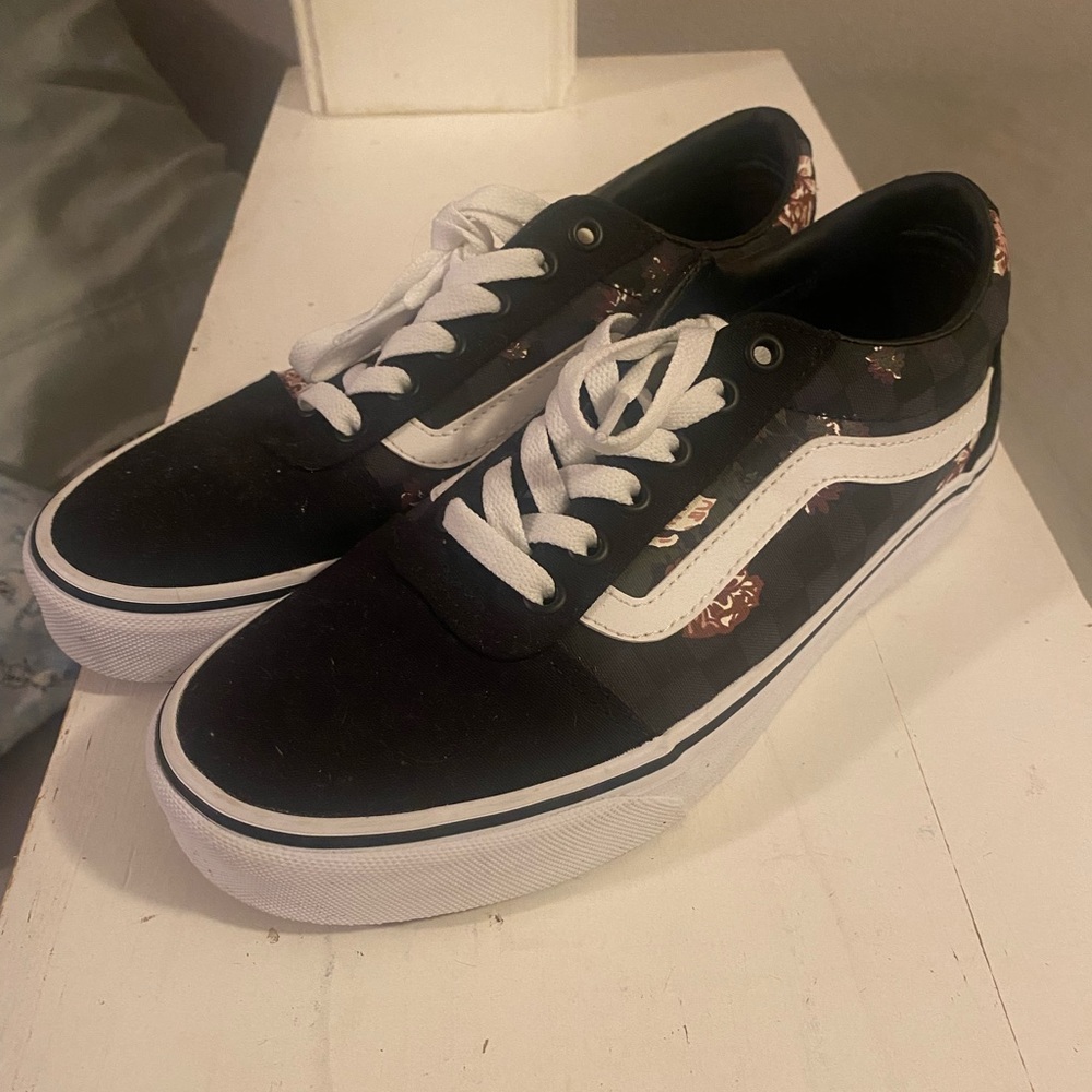 Women Vans. Size 8.